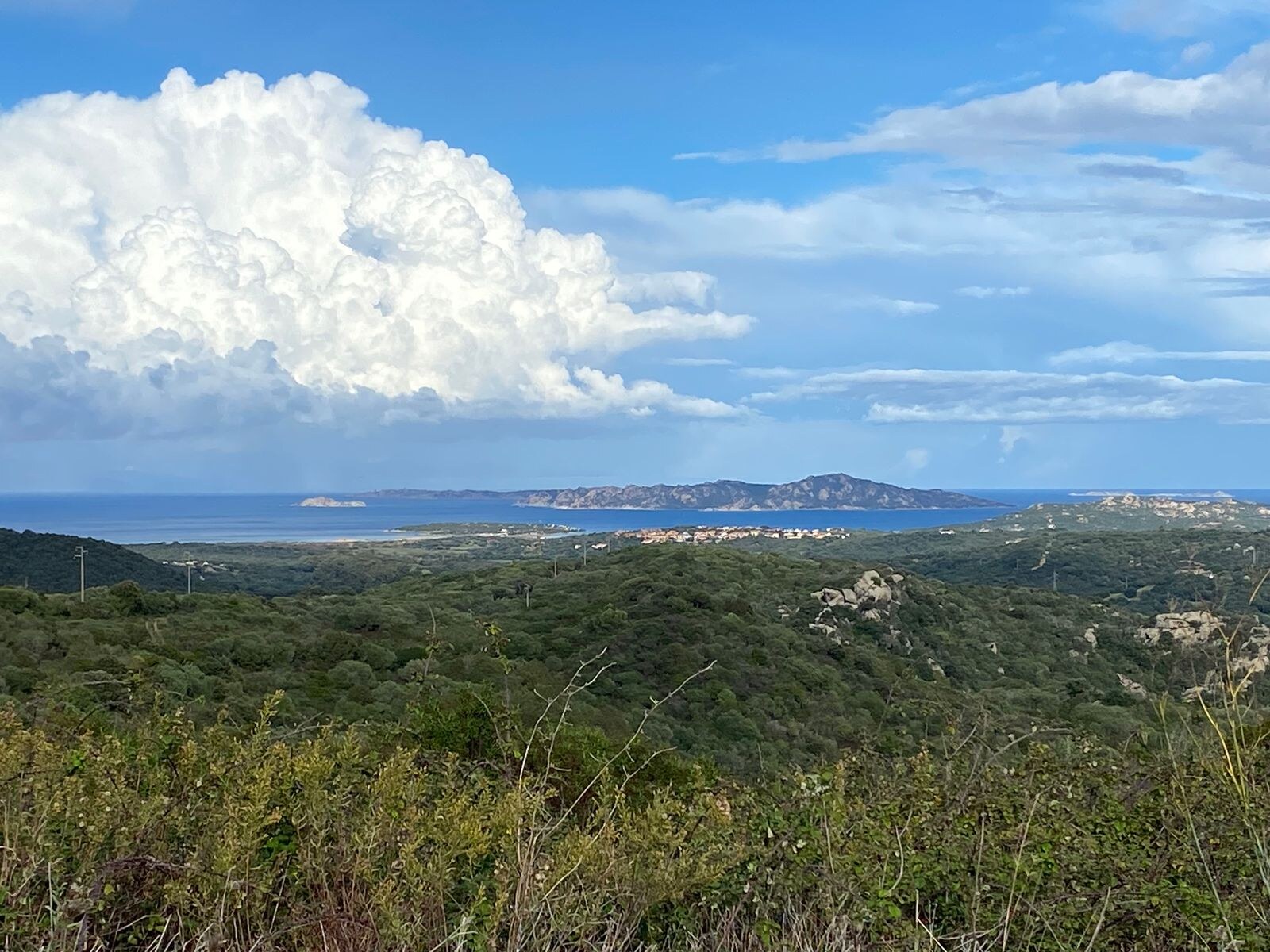 Vista dai terreni Agrosarda verso l’Arcipelago della Maddalena
